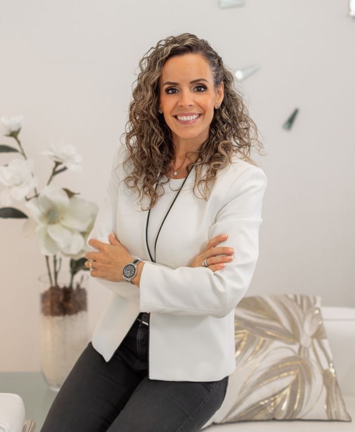 Dra. Cristina Martínez Viana, Directora · Psicóloga general sanitaria de adultos