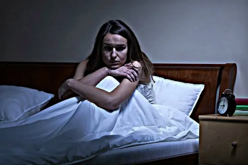 ¿Cuáles son las diferencias entre las pesadillas y los terrores nocturnos?